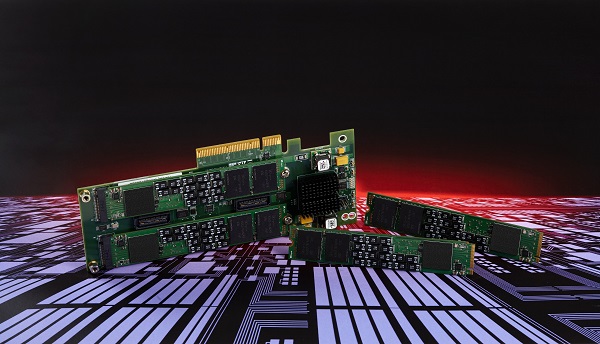 (사진) SK하이닉스가 시연에 성공한 차세대 데이터센터용 ZNS SSD_1.jpg